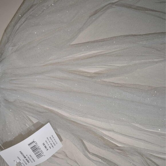 David’s Bridal Sparkle Tulle Bridal Veil with Beaded Scalloped Edge – Ivory - Picture 8 of 15